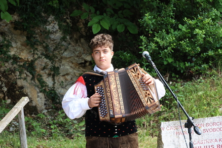 Spominska slovesnost v Češnjicah  (17)